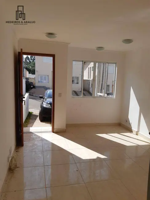 Sobrado com 2 quartos à venda, 150m2 em Chácara Real (Caucaia do Alto), Cotia - SP - imagem 3 Foto 3 de Sobrado com 2 quartos à venda, 150m2 em Chácara Real (Caucaia do Alto), Cotia - SP