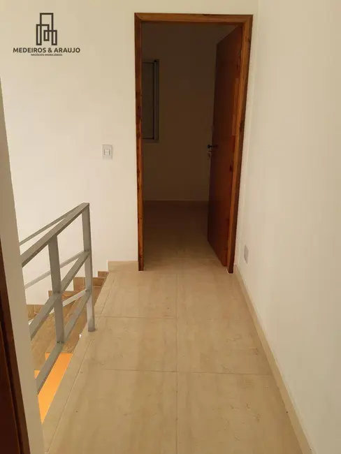 Sobrado com 2 quartos à venda, 150m2 em Chácara Real (Caucaia do Alto), Cotia - SP - imagem 5 Foto 5 de Sobrado com 2 quartos à venda, 150m2 em Chácara Real (Caucaia do Alto), Cotia - SP