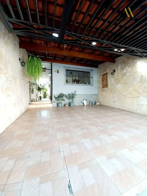 Foto 2 de Casa com 2 quartos à venda, 128m2 em Jardim Sabiá, Cotia - SP