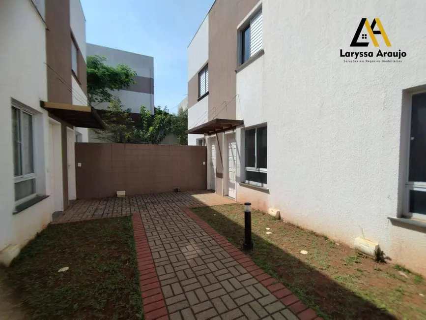 Sobrado com 2 quartos à venda, 70m2 em Água Espraiada (Caucaia do Alto), Cotia - SP - imagem 4 Foto 4 de Sobrado com 2 quartos à venda, 70m2 em Água Espraiada (Caucaia do Alto), Cotia - SP