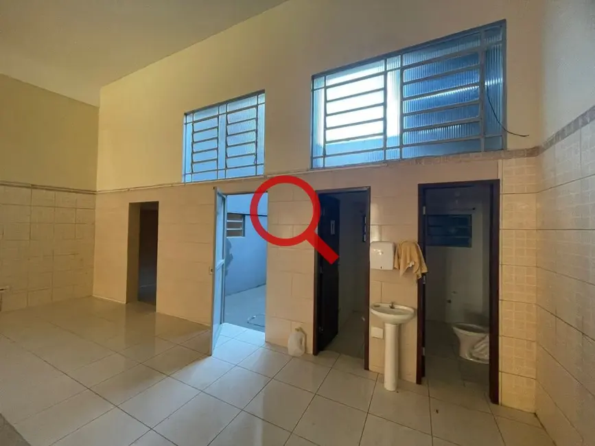 Loja para alugar, 200m2 em Vila Pedro Moreira, Guarulhos - SP - imagem 9 Foto 9 de Loja para alugar, 200m2 em Vila Pedro Moreira, Guarulhos - SP