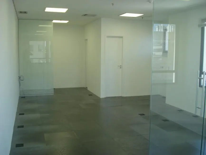 Foto 1 de Sala Comercial à venda, 52m2 em Alphaville Industrial, Barueri - SP