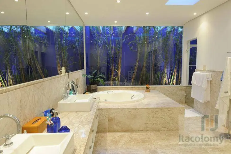 Foto 3 de Casa de Condomínio com 5 quartos à venda, 1200m2 em Santana De Parnaiba - SP