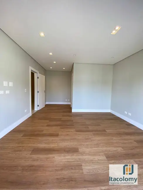 Casa de Condomínio com 4 quartos à venda e para alugar, 418m2 em Tamboré, Santana De Parnaiba - SP - imagem 4 Foto 4 de Casa de Condomínio com 4 quartos à venda e para alugar, 418m2 em Tamboré, Santana De Parnaiba - SP