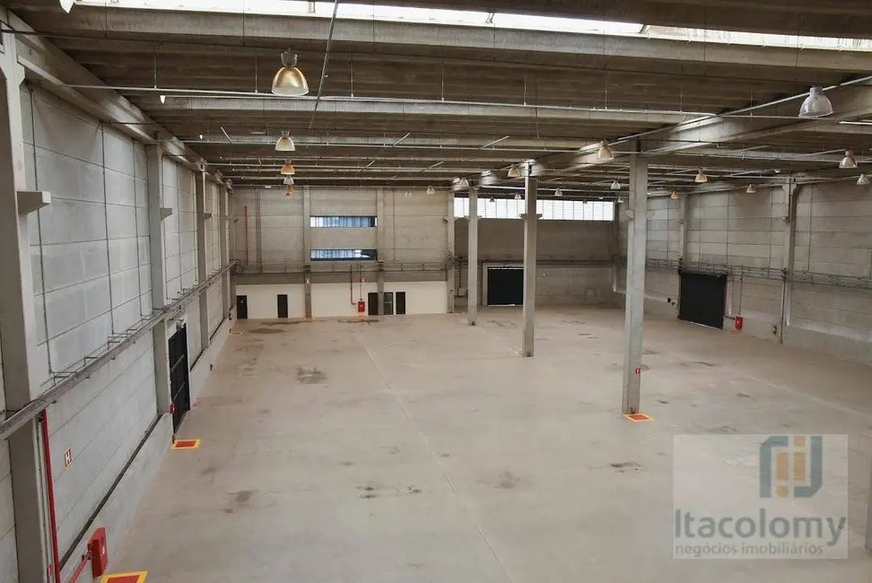 Armazém / Galpão para alugar, 3712m2 em Santana De Parnaiba - SP - imagem 4 Foto 4 de Armazém / Galpão para alugar, 3712m2 em Santana De Parnaiba - SP