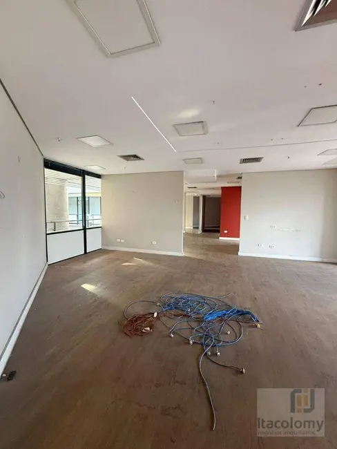 Sala Comercial para alugar, 160m2 em Alphaville Industrial, Barueri - SP - imagem 1 Foto 1 de Sala Comercial para alugar, 160m2 em Alphaville Industrial, Barueri - SP