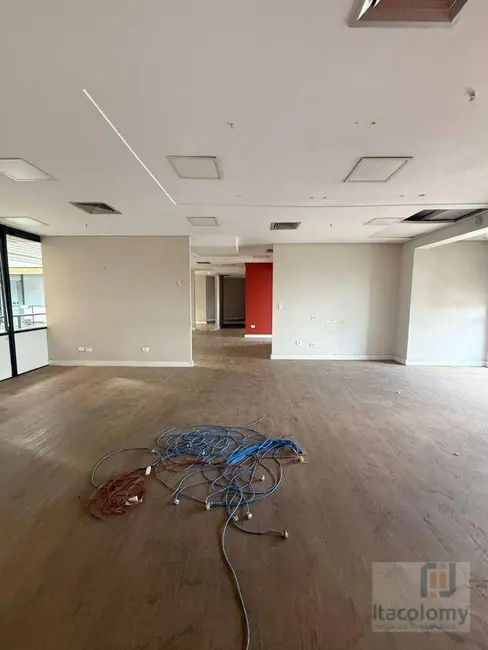 Sala Comercial para alugar, 160m2 em Alphaville Industrial, Barueri - SP - imagem 3 Foto 3 de Sala Comercial para alugar, 160m2 em Alphaville Industrial, Barueri - SP