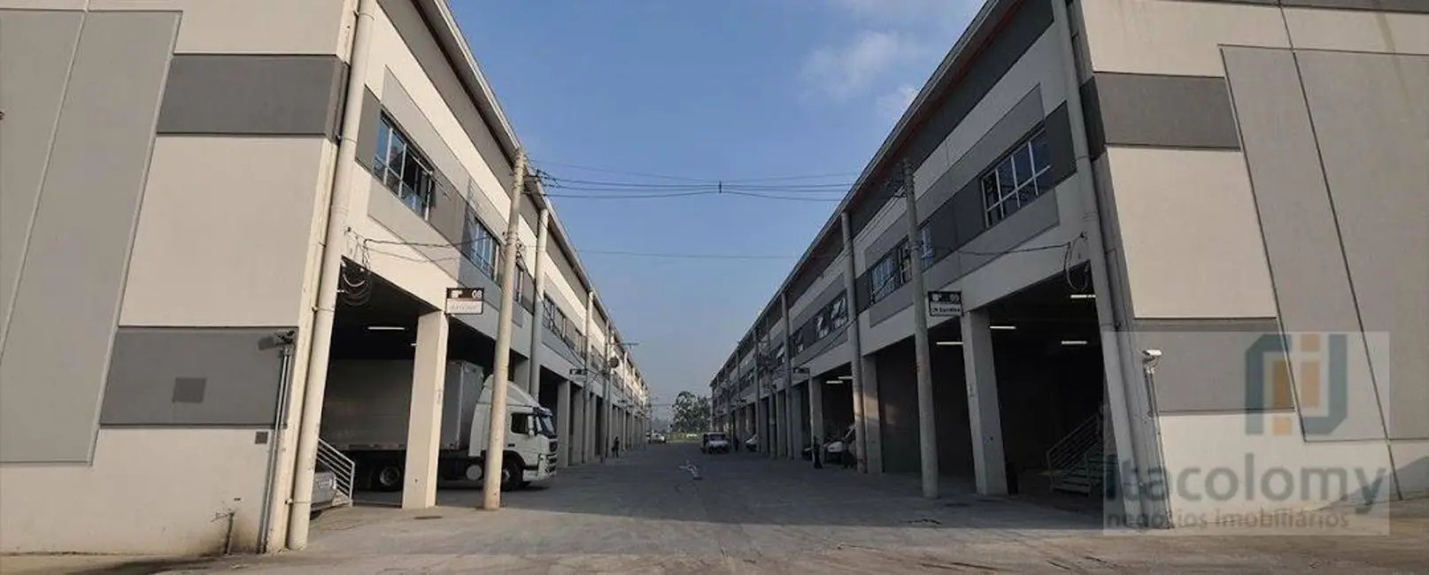 Foto 1 de Armazém / Galpão para alugar, 1329m2 em Tamboré, Barueri - SP