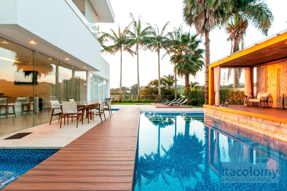 Foto 1 de Casa de Condomínio com 5 quartos à venda, 1200m2 em Santana De Parnaiba - SP