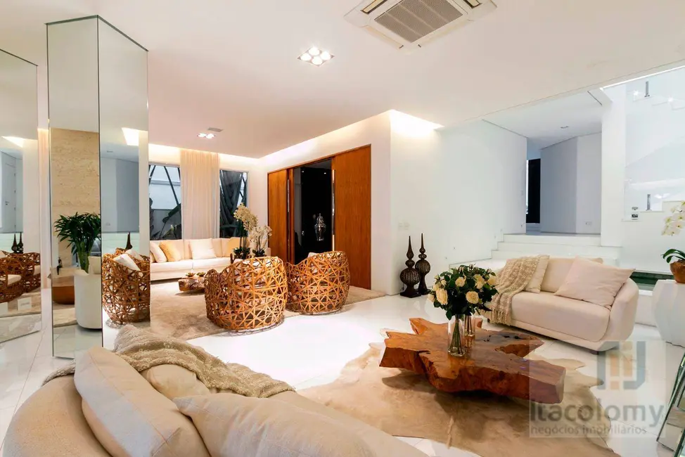 Foto 8 de Casa de Condomínio com 5 quartos à venda, 1200m2 em Santana De Parnaiba - SP