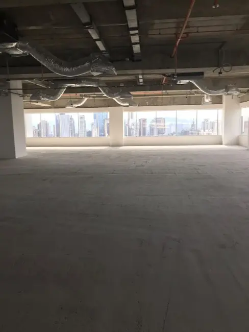 Foto 6 de Loft / Flat à venda e para alugar, 500m2 em Alphaville Industrial, Barueri - SP