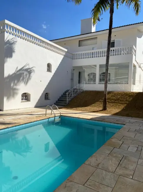 Casa de Condomínio com 2 quartos para alugar, 580m2 em Barueri - SP - imagem 2 Foto 2 de Casa de Condomínio com 2 quartos para alugar, 580m2 em Barueri - SP