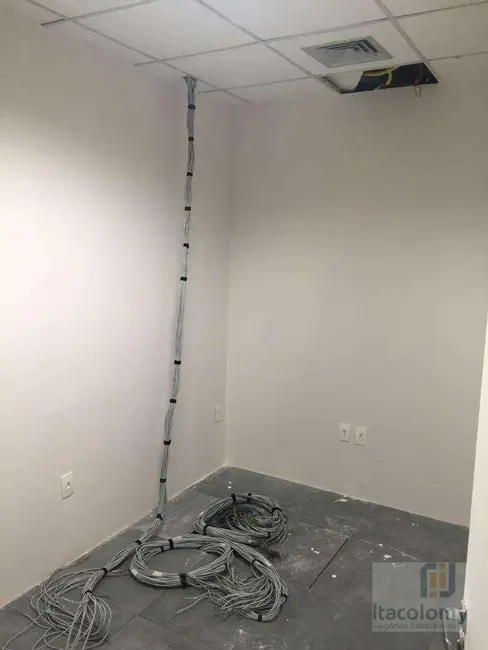 Sala Comercial para alugar, 570m2 em Barueri - SP - imagem 6 Foto 6 de Sala Comercial para alugar, 570m2 em Barueri - SP