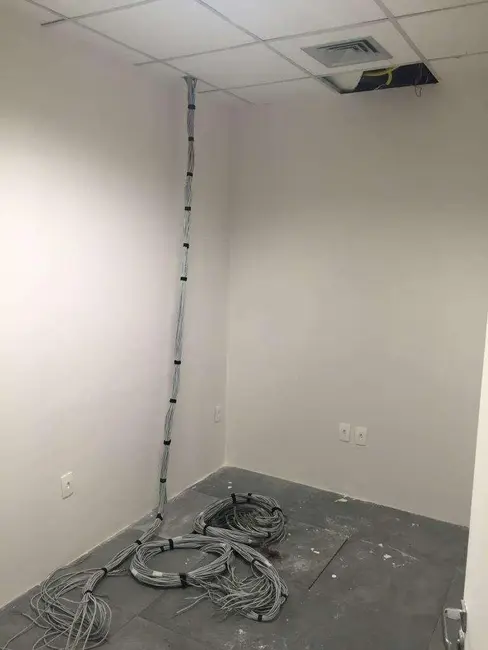 Sala Comercial para alugar, 570m2 em Barueri - SP - imagem 6 Foto 6 de Sala Comercial para alugar, 570m2 em Barueri - SP