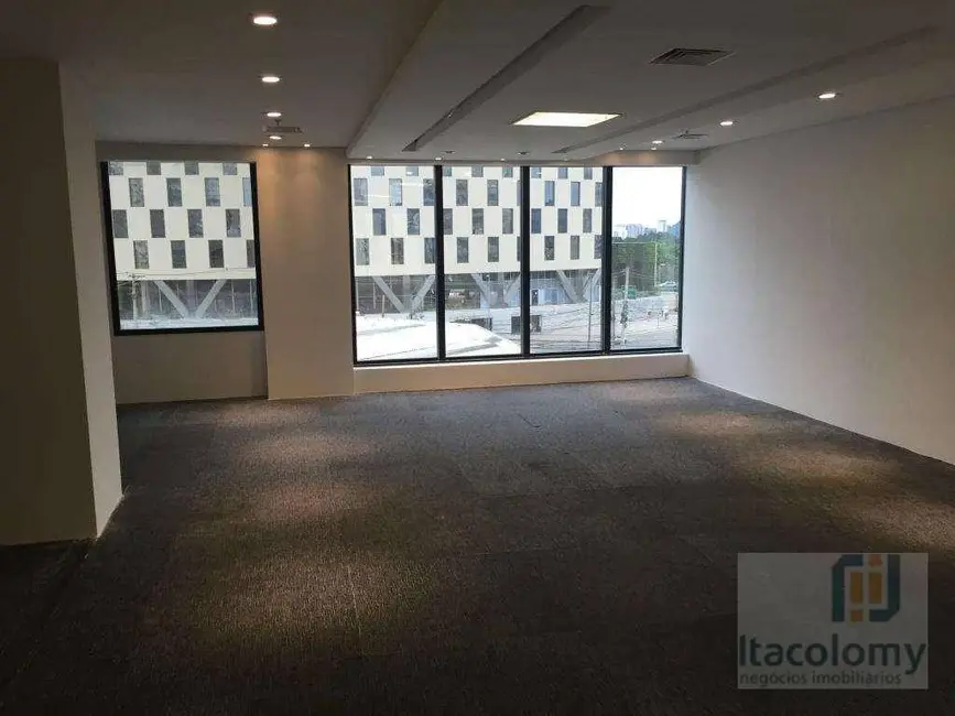 Sala Comercial para alugar, 570m2 em Barueri - SP - imagem 2 Foto 2 de Sala Comercial para alugar, 570m2 em Barueri - SP