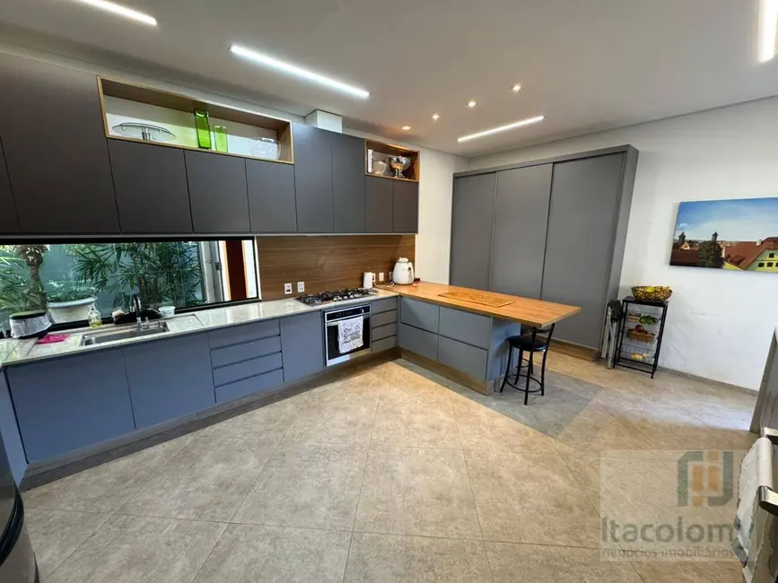 Foto 2 de Casa de Condomínio com 4 quartos à venda, 950m2 em Barueri - SP