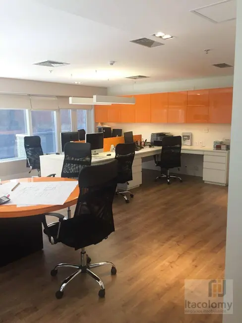 Foto 1 de Sala Comercial à venda, 247m2 em Alphaville Industrial, Barueri - SP