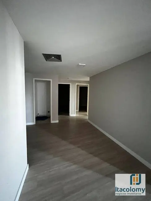 Sala Comercial para alugar, 212m2 em Alphaville Industrial, Barueri - SP - imagem 5 Foto 5 de Sala Comercial para alugar, 212m2 em Alphaville Industrial, Barueri - SP