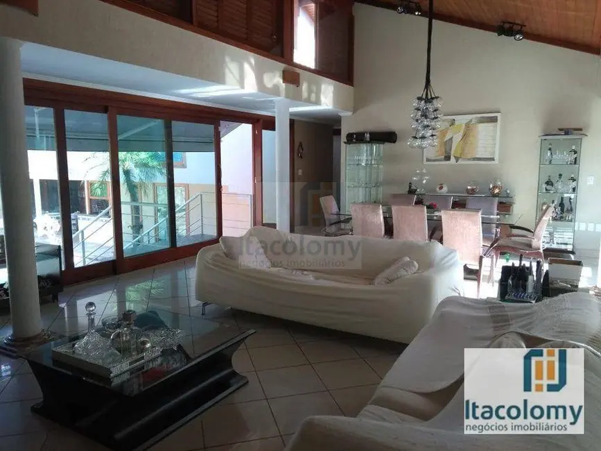 Casa de Condomínio com 3 quartos à venda, 1370m2 em Residencial Tamboré, Barueri - SP - imagem 3 Foto 3 de Casa de Condomínio com 3 quartos à venda, 1370m2 em Residencial Tamboré, Barueri - SP