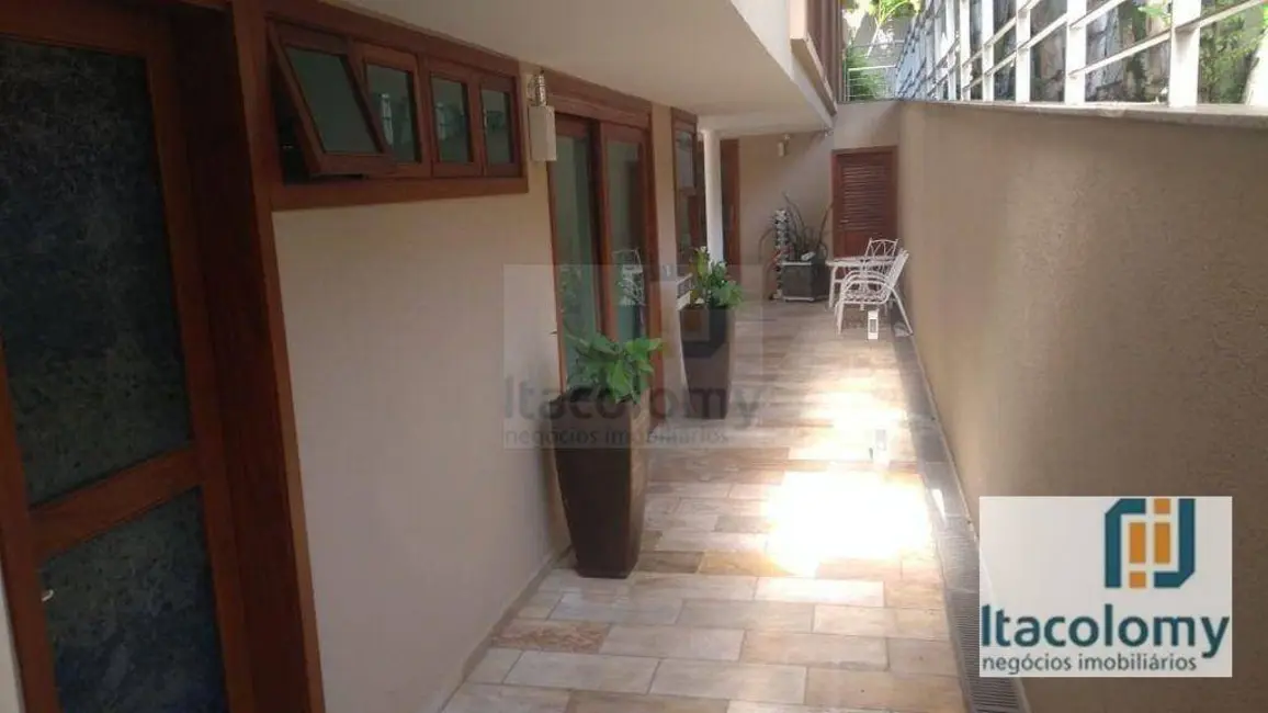 Casa de Condomínio com 3 quartos à venda, 1370m2 em Residencial Tamboré, Barueri - SP - imagem 8 Foto 8 de Casa de Condomínio com 3 quartos à venda, 1370m2 em Residencial Tamboré, Barueri - SP