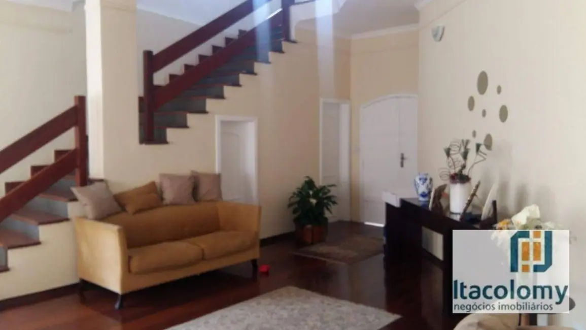 Foto 3 de Casa de Condomínio com 4 quartos à venda, 360m2 em Santana De Parnaiba - SP