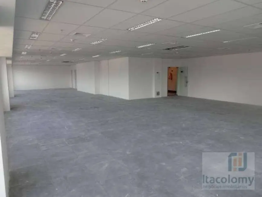 Sala Comercial à venda e para alugar, 958m2 em Barueri - SP - imagem 8 Foto 8 de Sala Comercial à venda e para alugar, 958m2 em Barueri - SP