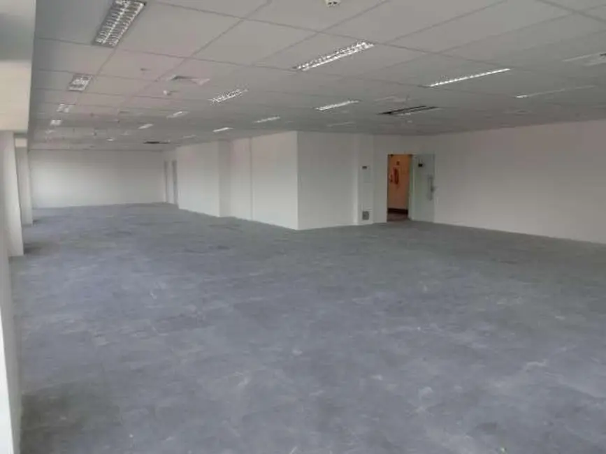Sala Comercial à venda e para alugar, 958m2 em Barueri - SP - imagem 8 Foto 8 de Sala Comercial à venda e para alugar, 958m2 em Barueri - SP