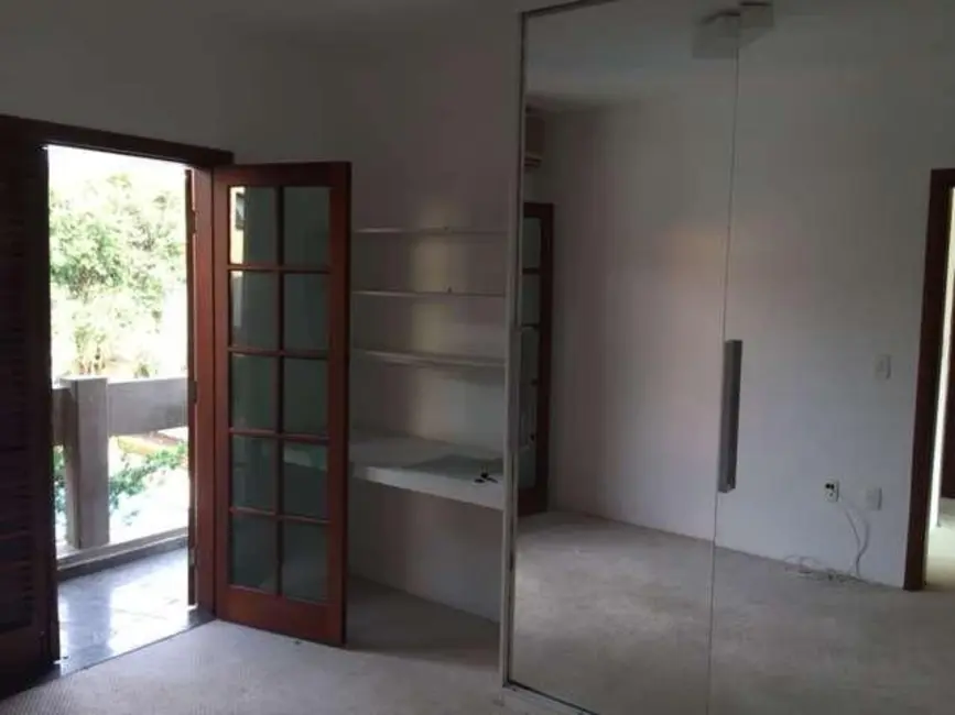 Foto 2 de Casa de Condomínio com 4 quartos para alugar, 390m2 em Santana De Parnaiba - SP