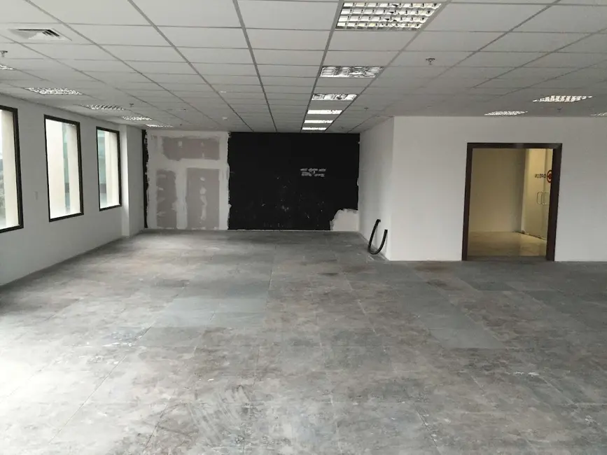 Foto 9 de Sala Comercial para alugar, 720m2 em Empresarial 18 do Forte, Barueri - SP