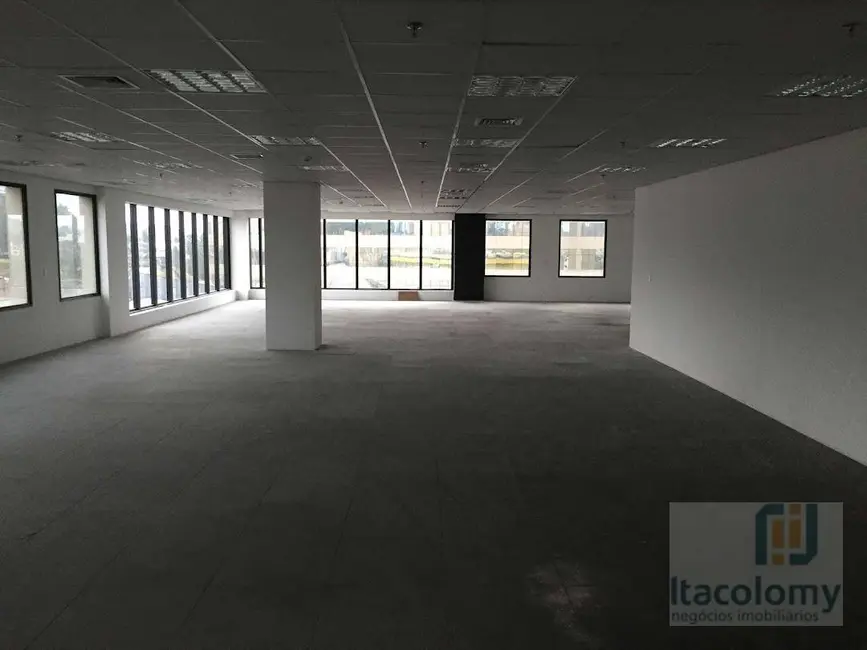 Foto 4 de Sala Comercial para alugar, 720m2 em Empresarial 18 do Forte, Barueri - SP