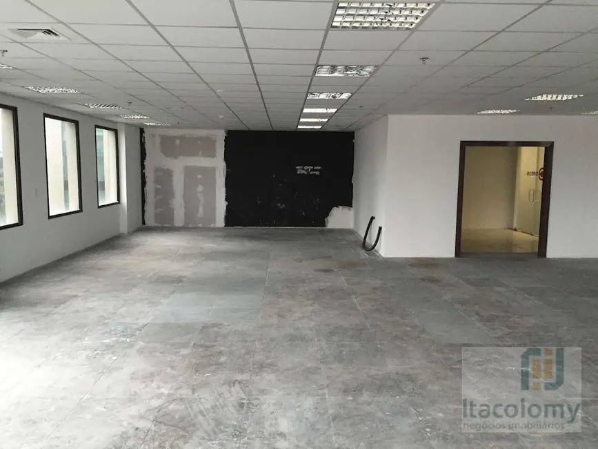 Foto 9 de Sala Comercial para alugar, 720m2 em Empresarial 18 do Forte, Barueri - SP