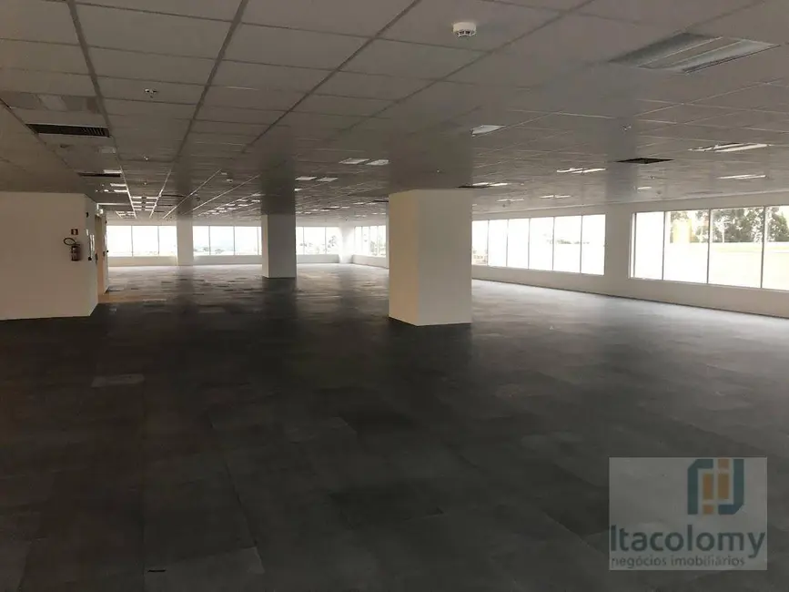 Foto 3 de Sala Comercial para alugar, 2000m2 em Alphaville Industrial, Barueri - SP