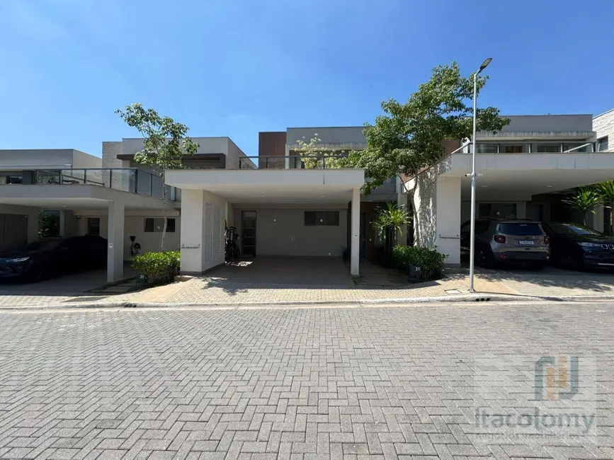 Foto 1 de Casa de Condomínio com 3 quartos à venda, 200m2 em Santana De Parnaiba - SP