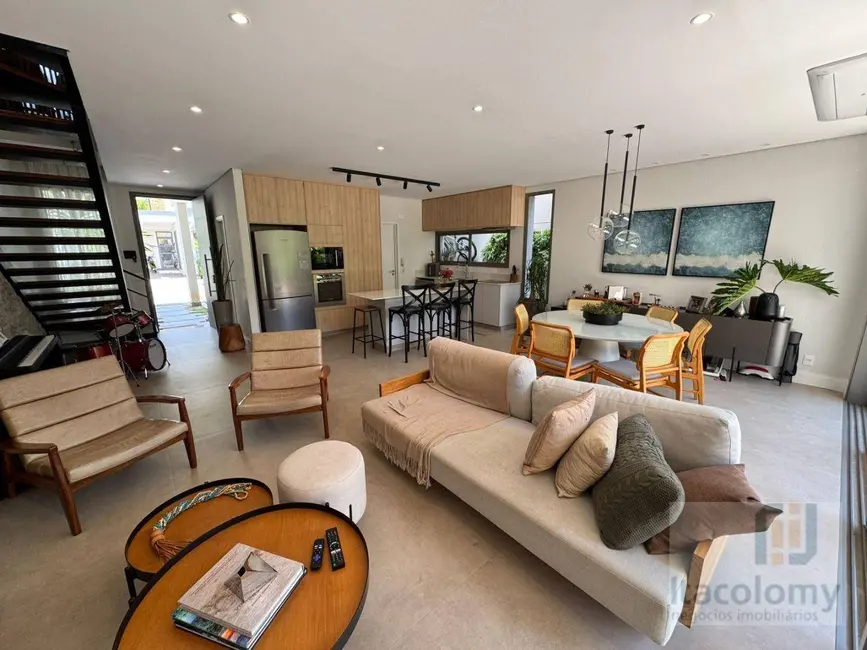 Foto 3 de Casa de Condomínio com 3 quartos à venda, 200m2 em Santana De Parnaiba - SP