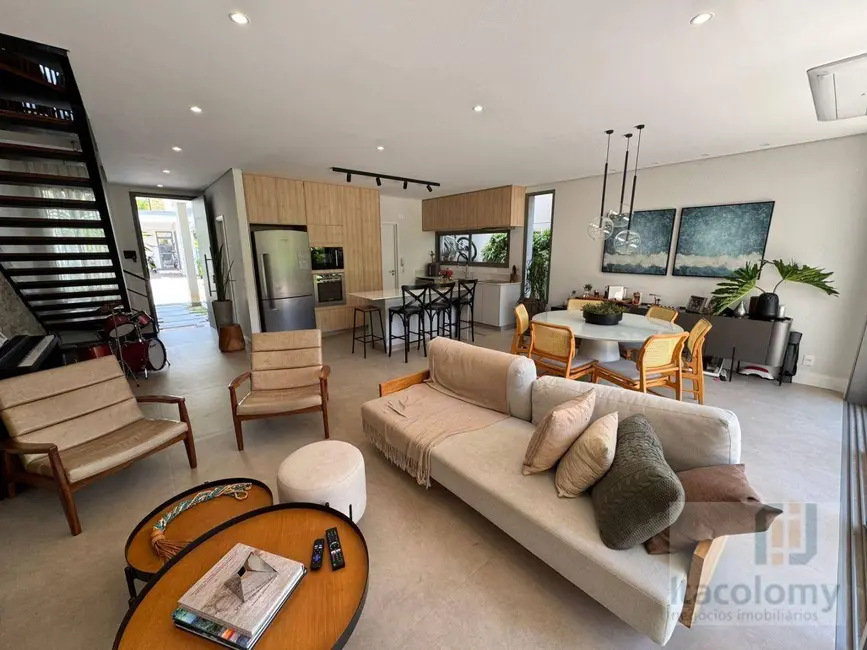 Foto 3 de Casa de Condomínio com 3 quartos à venda, 200m2 em Santana De Parnaiba - SP