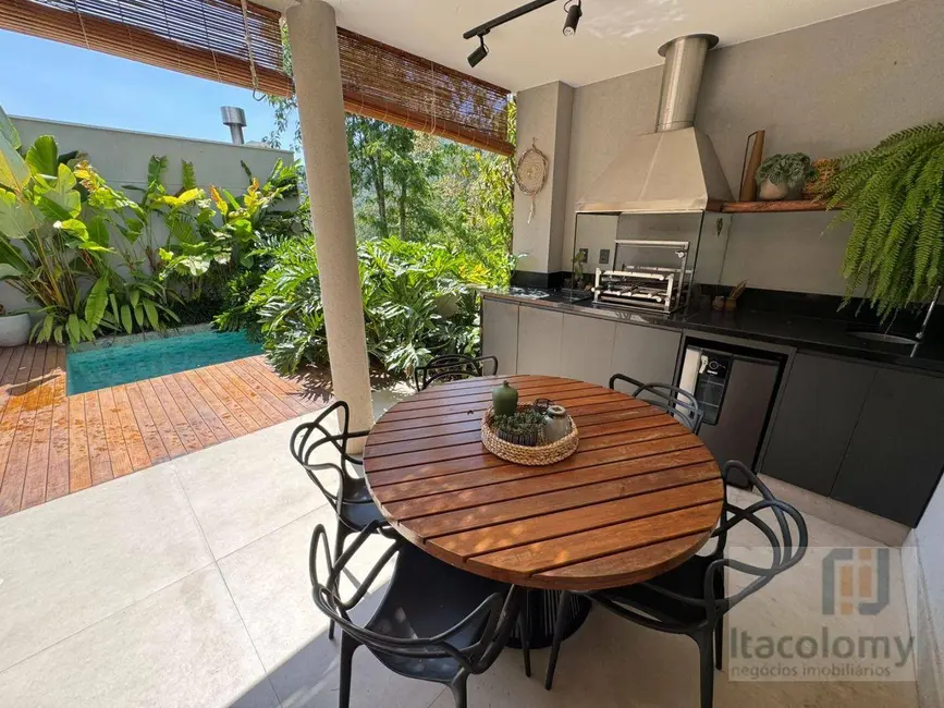 Foto 2 de Casa de Condomínio com 3 quartos à venda, 200m2 em Santana De Parnaiba - SP