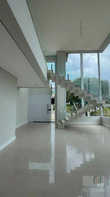 Foto 4 de Casa de Condomínio com 4 quartos para alugar, 490m2 em Santana De Parnaiba - SP