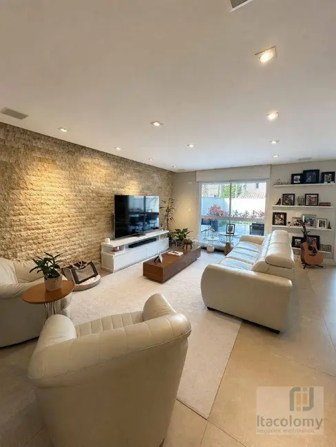 Foto 2 de Casa de Condomínio com 3 quartos para alugar, 350m2 em Tamboré, Santana De Parnaiba - SP