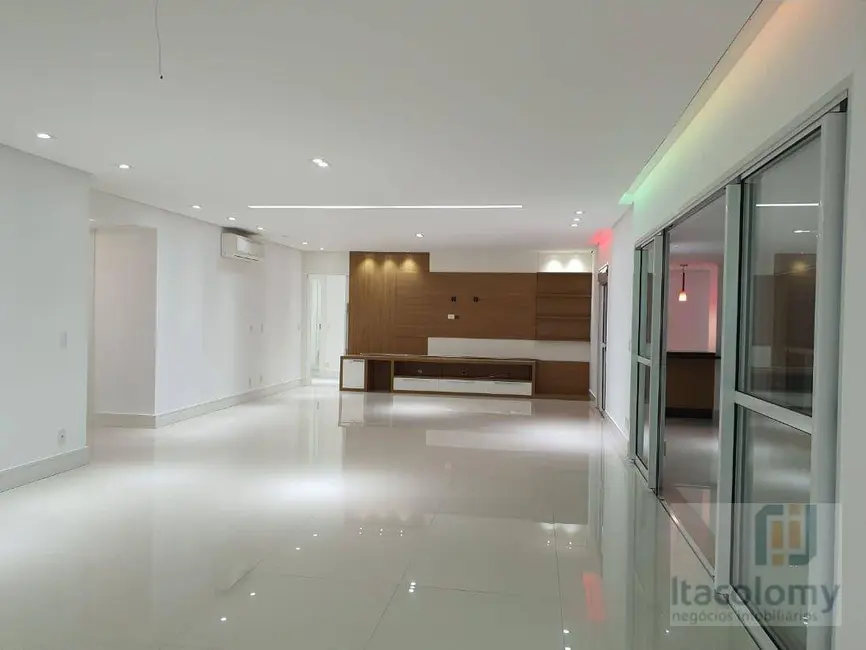 Foto 1 de Apartamento com 3 quartos para alugar, 243m2 em Alphaville Industrial, Barueri - SP