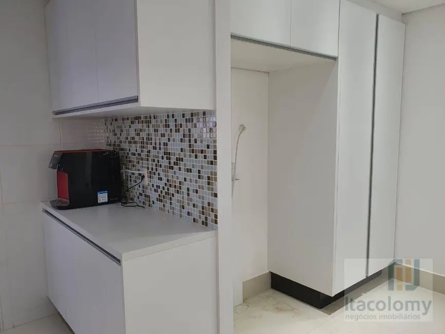 Foto 9 de Apartamento com 3 quartos para alugar, 243m2 em Alphaville Industrial, Barueri - SP