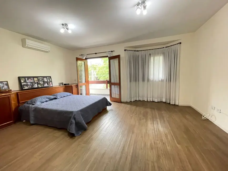 Casa de Condomínio com 4 quartos à venda, 360m2 em Santana De Parnaiba - SP - imagem 9 Foto 9 de Casa de Condomínio com 4 quartos à venda, 360m2 em Santana De Parnaiba - SP