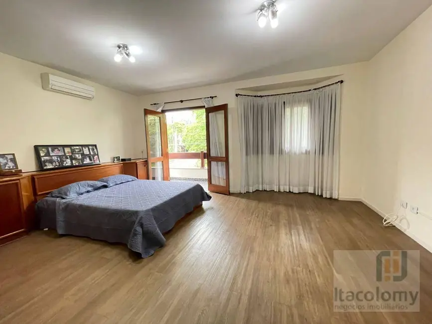 Foto 9 de Casa de Condomínio com 4 quartos à venda, 360m2 em Santana De Parnaiba - SP