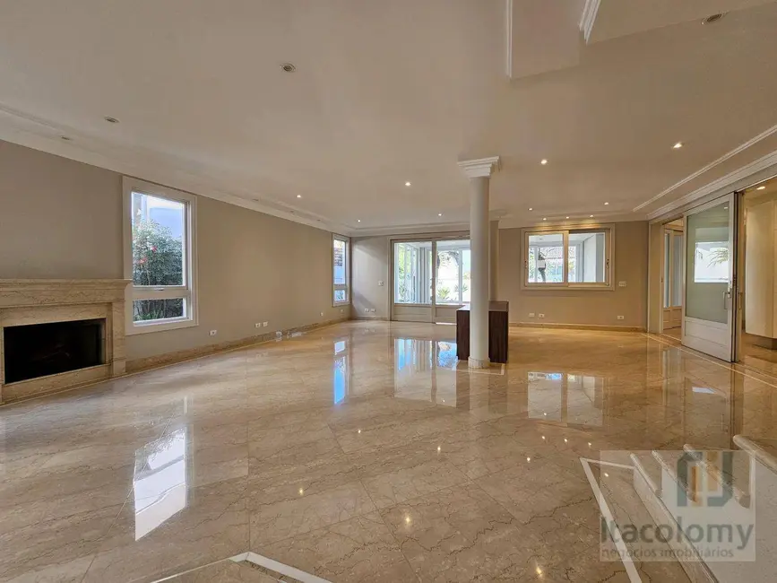 Casa de Condomínio com 5 quartos à venda, 580m2 em Barueri - SP - imagem 4 Foto 4 de Casa de Condomínio com 5 quartos à venda, 580m2 em Barueri - SP