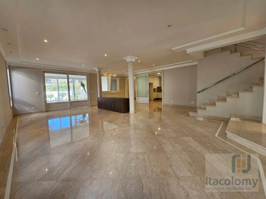 Casa de Condomínio com 5 quartos à venda, 580m2 em Barueri - SP - imagem 3 Foto 3 de Casa de Condomínio com 5 quartos à venda, 580m2 em Barueri - SP