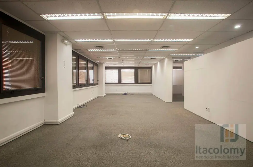 Foto 3 de Loft / Flat à venda e para alugar, 138m2 em Bela Vista, São Paulo - SP