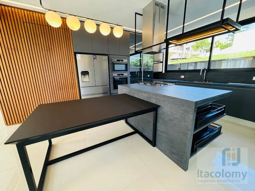 Foto 3 de Casa de Condomínio com 4 quartos à venda, 543m2 em Santana De Parnaiba - SP