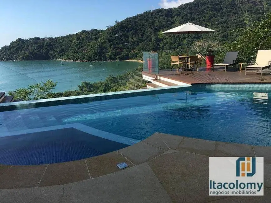 Casa com 5 quartos à venda, 1200m2 em Ubatuba - SP - imagem 2 Foto 2 de Casa com 5 quartos à venda, 1200m2 em Ubatuba - SP