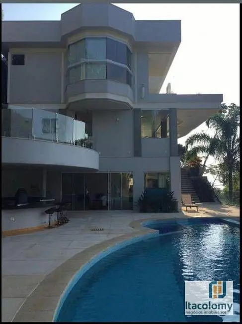 Casa com 5 quartos à venda, 1200m2 em Ubatuba - SP - imagem 3 Foto 3 de Casa com 5 quartos à venda, 1200m2 em Ubatuba - SP