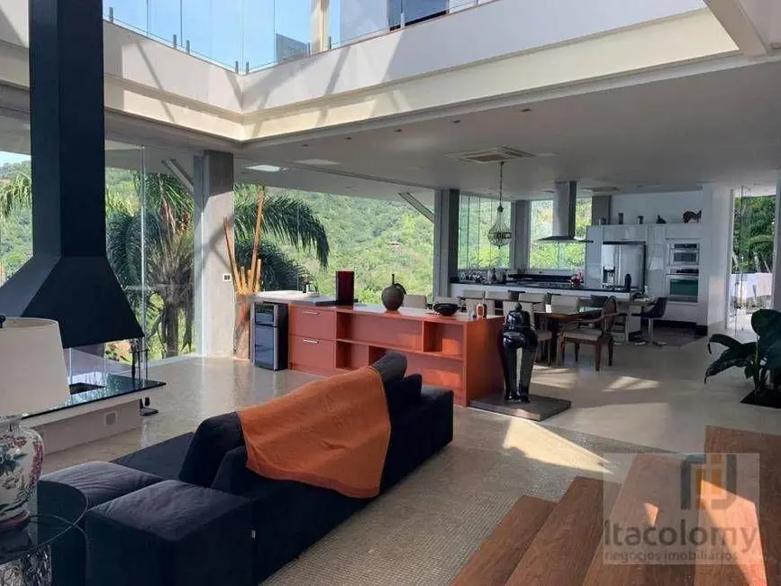 Foto 5 de Casa com 5 quartos à venda, 1200m2 em Ubatuba - SP