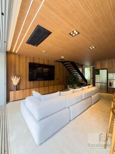 Foto 5 de Casa de Condomínio com 3 quartos à venda, 200m2 em Santana De Parnaiba - SP